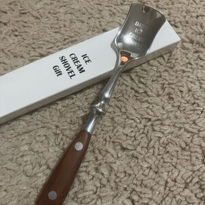 Dad's Ice Cream Shovel with Wood Grain Handle